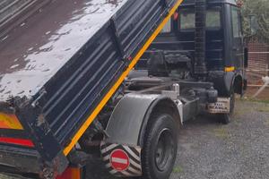 Autocarro ribaltabile