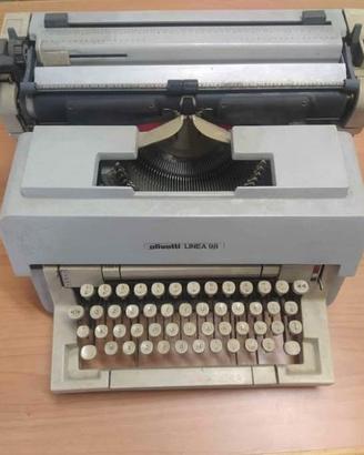 Macchina da scrivere Olivetti