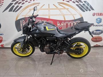 YAMAHA MT-07 – NERA/GRIGIA – USATA