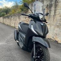 Piaggio Beverly 300 Deep Black 2024
