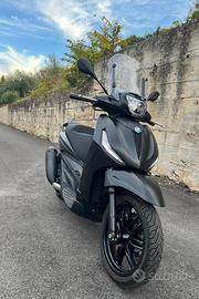 Piaggio Beverly 300 Deep Black 2024