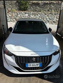 peugeot 208 pure tech 1200 ,75 cc alla active