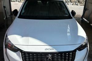 peugeot 208 pure tech 1200 ,75 cc alla active