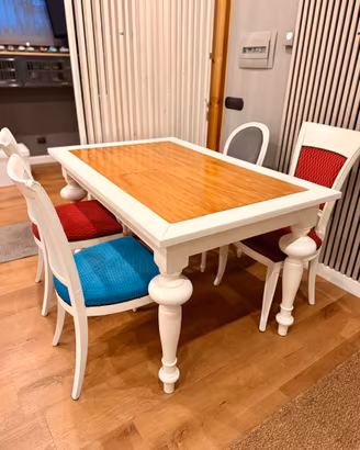 Tavolo legno con 4 sedie