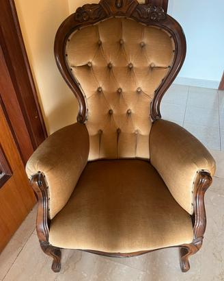 Poltrona antica stile vintage in velluto