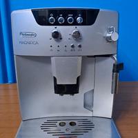 Macchina da caffè espresso DeLonghi Magnifica