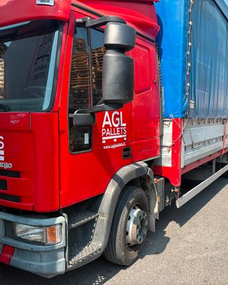 autocarri invece centinato