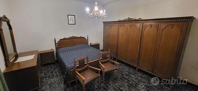 Camera da letto completa vintage in legno