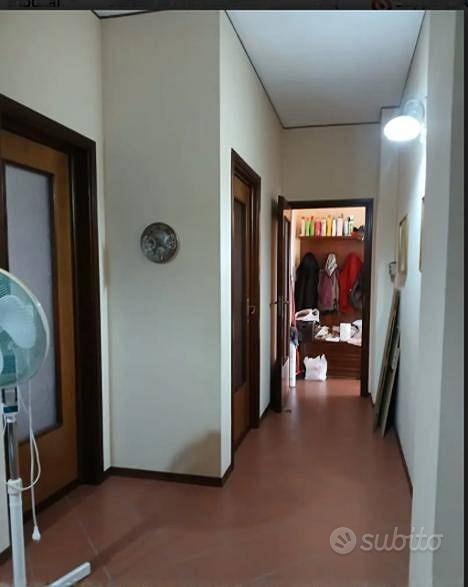 Immobile in asta di 337 m² con più di 5 locali e b - Vista 4
