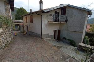 Casa indipendente con terrazzo e giardino
