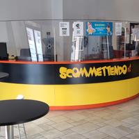 Arredamento per bar sala giochi reception