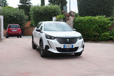 Peugeot 2008 1.2 PureTech 100cv Allure Pack 2023