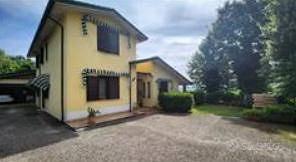 Immobile in asta di 514 m² con più di 5 locali e b