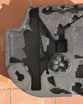 Porta kit riparazione gomme per Volvo XC60 2012
