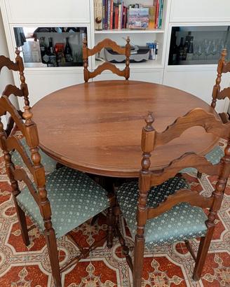 Tavolo rotondo in legno  (smontabile) + 5 sedie 