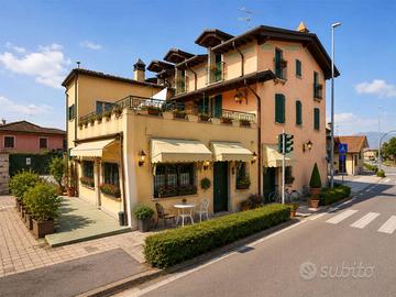 Attività / Licenza di 525 m² con più di 5 locali a
