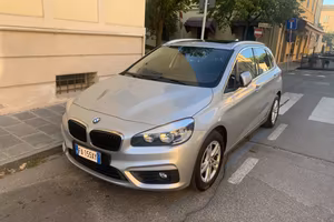 BMW 218i Active Tourer automatica per neopatentato