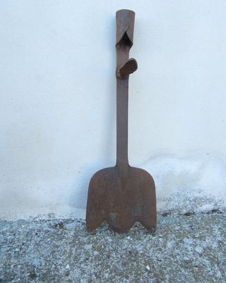 Tagliafieno antico a tre punte