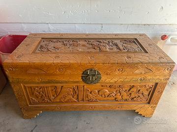 Cassapanca legno intagliato orientale vintage