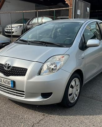 Toyota Yaris 1.4 D-4D 3 porte M-MT Navi