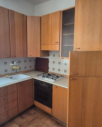 cucina ad angolo in legno