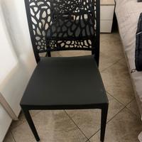 4sedie di cui 2 mai usate tutte perfette