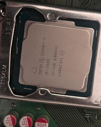 Processore Intel Core i5-7400.