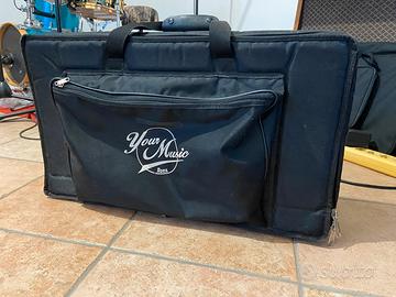 Pedaliera effetti chitarra con custodia imbottita