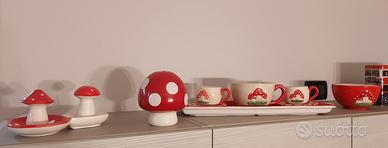 Set 11 oggetti da cucina "fungo" in ceramica