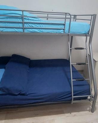 letto a castello in metallo 