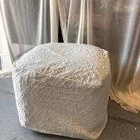 Poif con copertura bianca