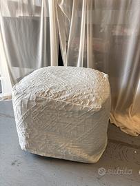 Poif con copertura bianca