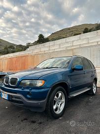 BMW X5  4.4  V8