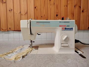 macchina da cucire Necchi  205