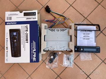 Autoradio Alpine UTE-200BT con USB e Bluetooth