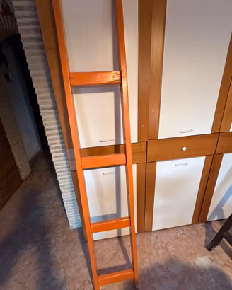 Scala pioli in legno