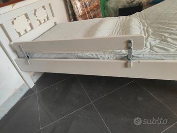 Lettino Ikea con barra anti caduta e materasso