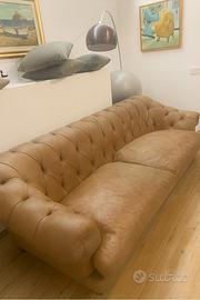 Divano Loaf modello Chesterfield vera pelle