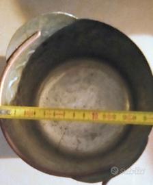 Due oggetti in rame vintage da 15 centimetri