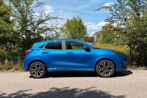 Ford Puma blu usata