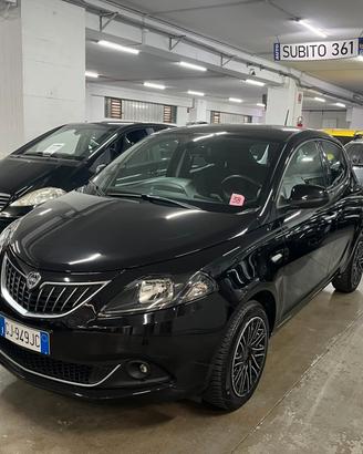 Lancia Ypsilon 1.0 Hybrid 5 porte