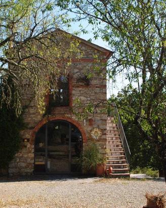 Rustico / Casale di 260 m² con più di 5 locali a G