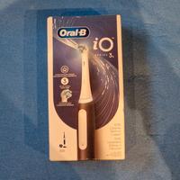 Oral-B Spazzolino Elettrico Ricaricabile iO 3 Nero