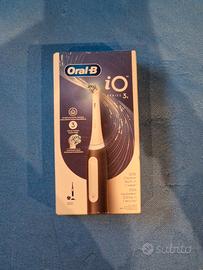 Oral-B Spazzolino Elettrico Ricaricabile iO 3 Nero