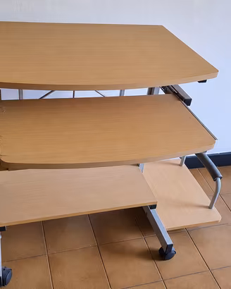 Scrivania Porta PC con Ruote