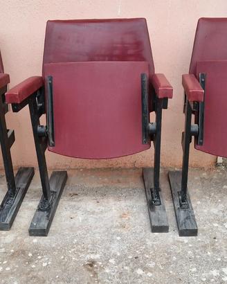 Tre sedie da cinema.  Arredo di design