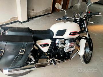 Moto Guzzi V7 - 2011