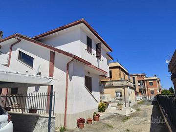 Appartamento di 85 m² con 4 locali a Roma