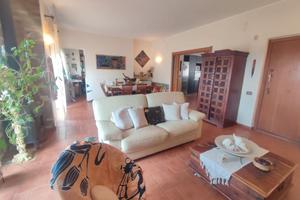 Attico con p.auto riservato e vista mare T.Natale