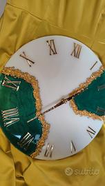 Orologio artigianale in resina unico esemplare 